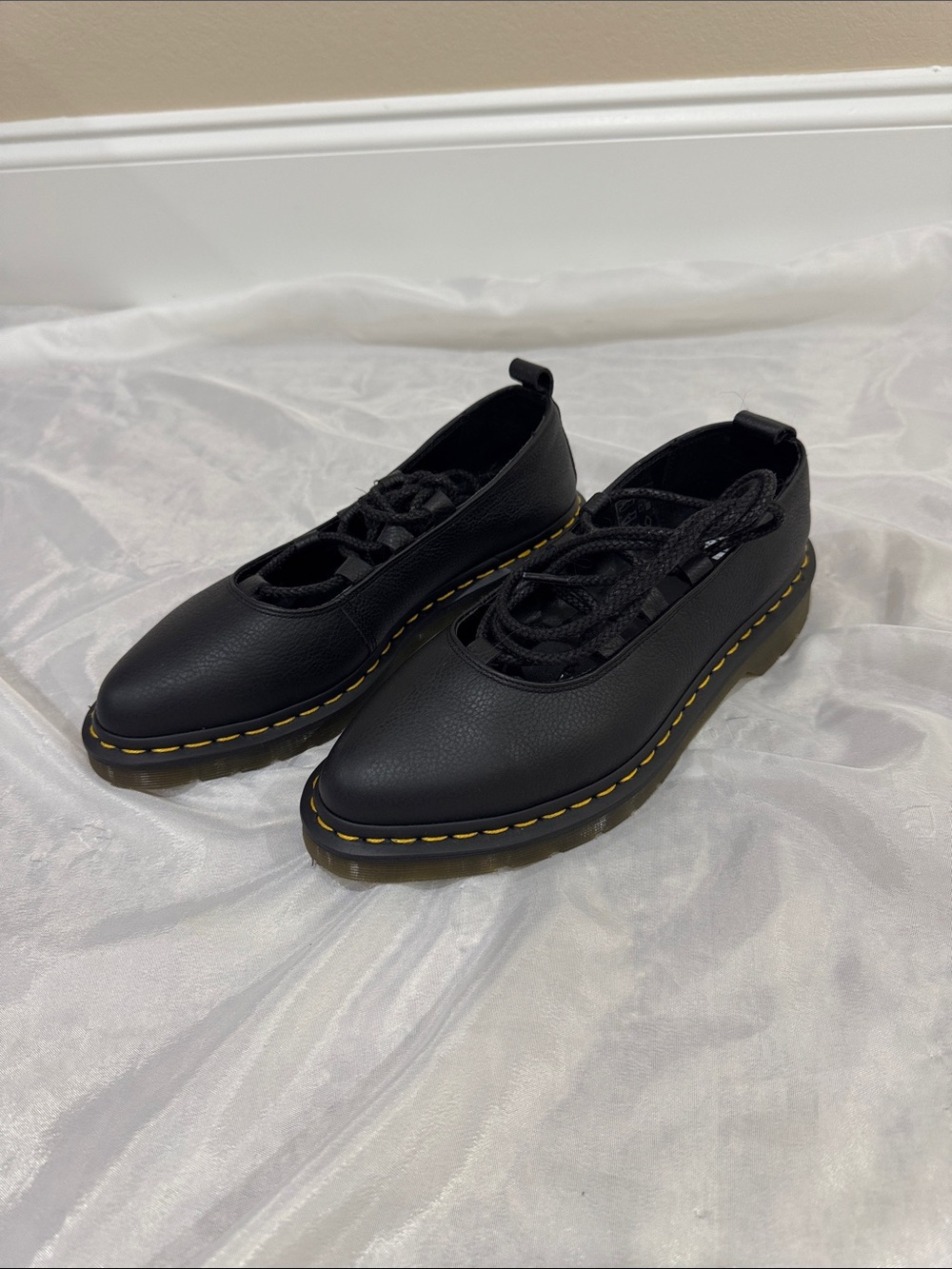 Dr martens elphie Lace Ballet Flats 8 NWOB